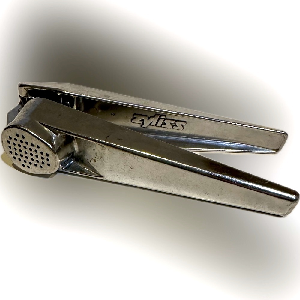 VTG ZYLISS ALUMINUM GARLIC PRESS SWITZERLAND KITCHEN TOOL 6” SILVER SUSI HEALTHY